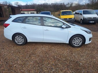 Kia Ceed 1.4 Crdi combi rv.2015 - 10