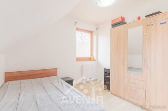 Prodej rodinného domu 415 m2, pozemek 1105 m2 - Valašská Pol - 10