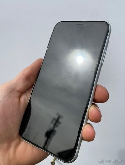 iPhone XR 128gb 100% baterie - 10