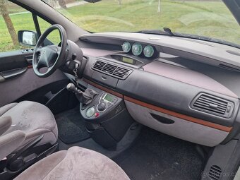 Citroën C8 2,0 HDI 16V 8 MÍST Nové STK Servis - 10