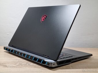 18" 4K_MSI TITAN 18 HX_i9-14900HX_64GB_4TB_RTX 4090 16GB - 10