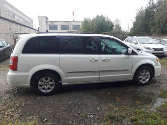 Chrysler Town and Country 3,6 pentastar - 10