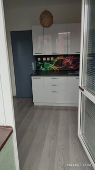 Pronájem bytu 1+1 37 m2 - volný ihned - 10