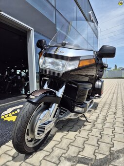 Honda GL 1500 Gold Wing SE - 10