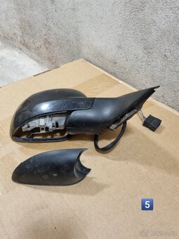 Zrcátka různé barvy na VW Passat B5.5 - 10