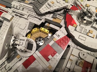 Star Wars 75192 - Millennium Falcon - 10