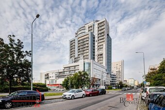 Prodej, komerční/obchodní prostory, 47 m2, Sluneční náměstí - 10