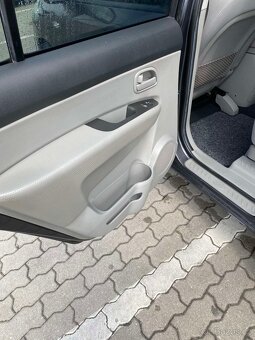 Kia Carens 2.0crdi diesel 103 kw najetto 166000 tis - 10