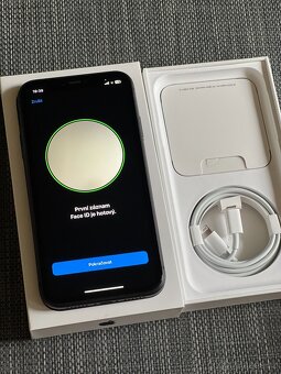 Apple iPhone 11 64GB Black - 10