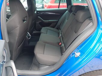 Škoda Octavia 4 iV Combi 1.4TSI 150kW Sport 65tkm Matrix Nav - 10