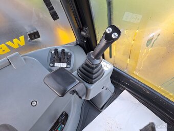 KOMATSU WB97 S-5E0 4X4 - 10