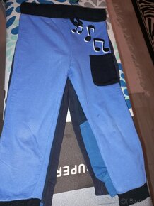 11 kusů hlapecké tepláčky+trička vel.98-104 - 10