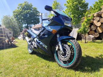 Honda VFR 750 F - 10