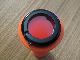 Nové mtb gripy ODI Vans V1.0 Lock-On Grips - 10