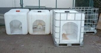 IBC nádrže na všechno černé bílé a klece - 10