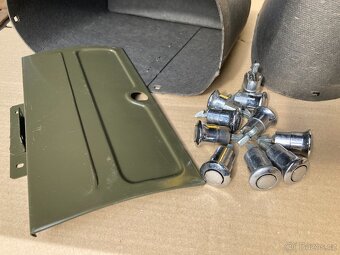 Uaz 452, sanitka, buchanka sklo s krížom - 10