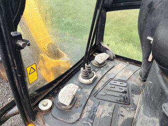 BAGR JCB 1,5t rok 2010 + 3 lžíce - 10