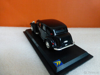 modely aut 1:43 11. - 10