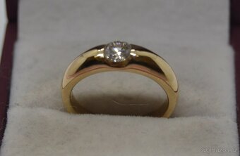Zlatý prsten  s briliantem 0.40 CT - 10