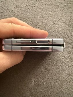 Samsung galaxy Flip 4 - 10