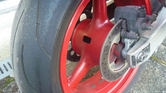 Kawasaki ZX9R - 10