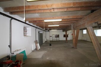 Nabízím k prodeji komerční areál o celk. rozměrech 2671 m2 - 10