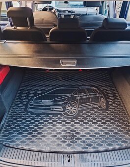 VW Touran 2.0 TDi, DSG, 110 kW Highline, Full-LED - 10