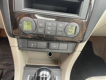 Ford Focus 1.6 85kW benzin 2005 195tis - 10
