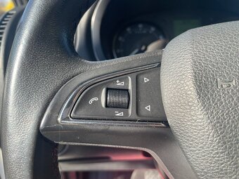 Škoda Fabia 1,2 TSi Serviska, Climatronic - 10