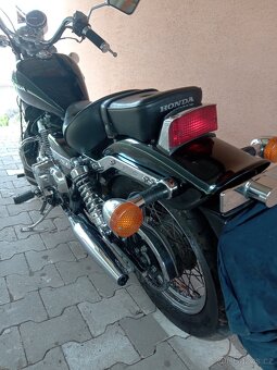HONDA REBEL 125 - 10