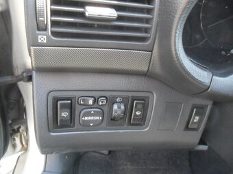 Toyota Avensis combi 1.8i/95 kw - Benzín - 10