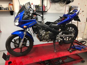 Honda cbr 125r - 10