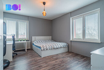 Vícegenerační rodinný dům se třemi bytovými jednotkami – Kar - 10