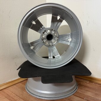 ŠKODA OCTAVIA IV 4 5x112 R17 ET46 6.5Jx17 57,1mm - 10