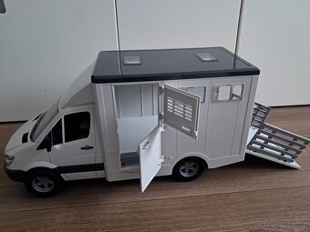 Buder statek s vybavením a zemědělskou technikou - 10