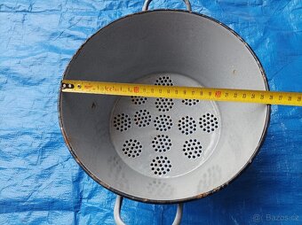 Smaltovaný šedý cedník - 10