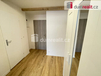 Pronájem bytu 1+kk 42 m2 P5 Smíchov po rekonstrukci loft cih - 10