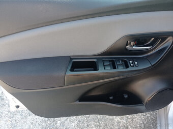 Toyota Yaris 1.5 Hybrid 74kW Automat/1maj - 10