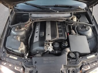 BMW E46 325i Touring - 10