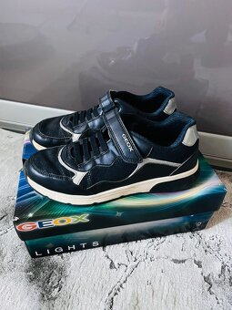 Geox sneakers svítící dívčí vel.37 - 10