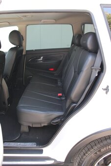 SsangYong Rexton 2.2e-Xdi 131kW 4x4 7Míst 5/2016 LED NAVI - 10