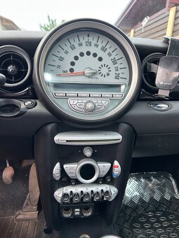 MINI CLUBMAN S 1,6i 88KW PANORAMA,KUŽE,DIGIKLIMA,VÝHŘEV - 10