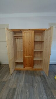 Nábytek z masivu ložnice - 10