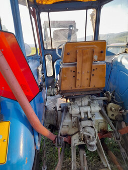 Zetor 3011 po velke opravě s spz bez stk s čápem - 10