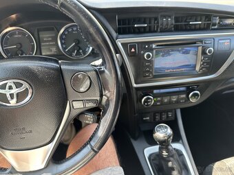 Toyota Auris 2015 - 10