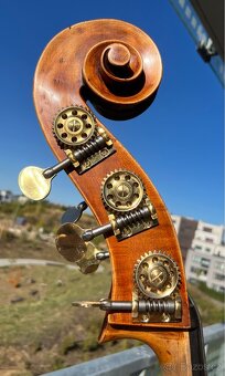 Celodřevěný kontrabas - 10