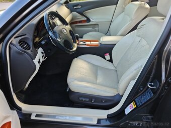 Lexus IS 250 Luxury - 10