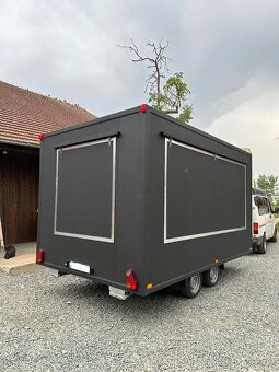 Moderní FoodTruck 4x2,5m - 10