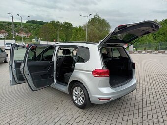 Volkswagen Touran 1,2 Tsi,81kw,SERVISKA,VÝHŘEV - 10
