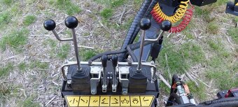 Vyvážečka, vyvážecí vlek, hydraulická ruka, jeřáb - 10